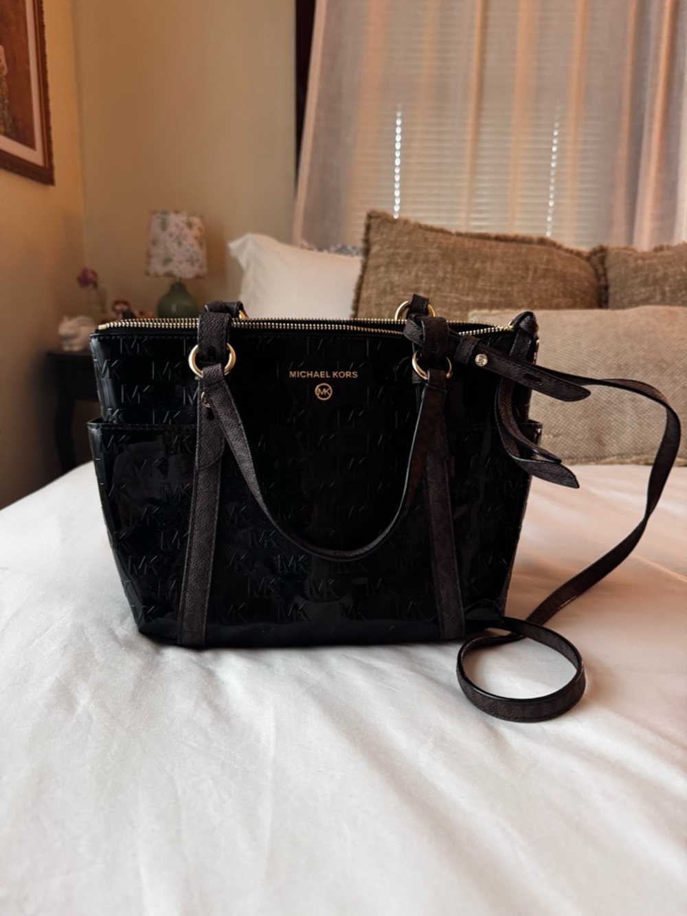 Michael Kors Black Small Tote with Matching Wallet - Picture 3 of 9